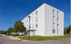 t3 à la location -   18500  FOECY, surface 70 m2 location t3 - UBI482408501